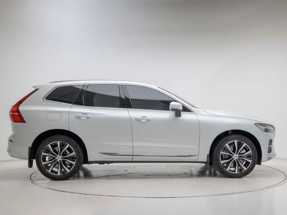 Volvo XC60 — фото 8