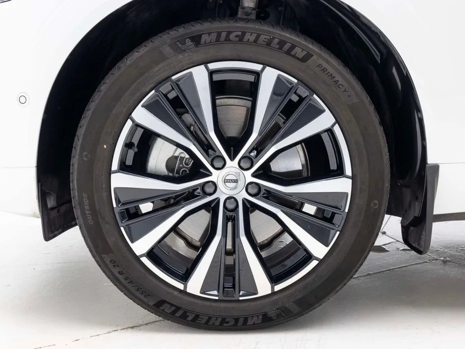Volvo XC60 — фото 9