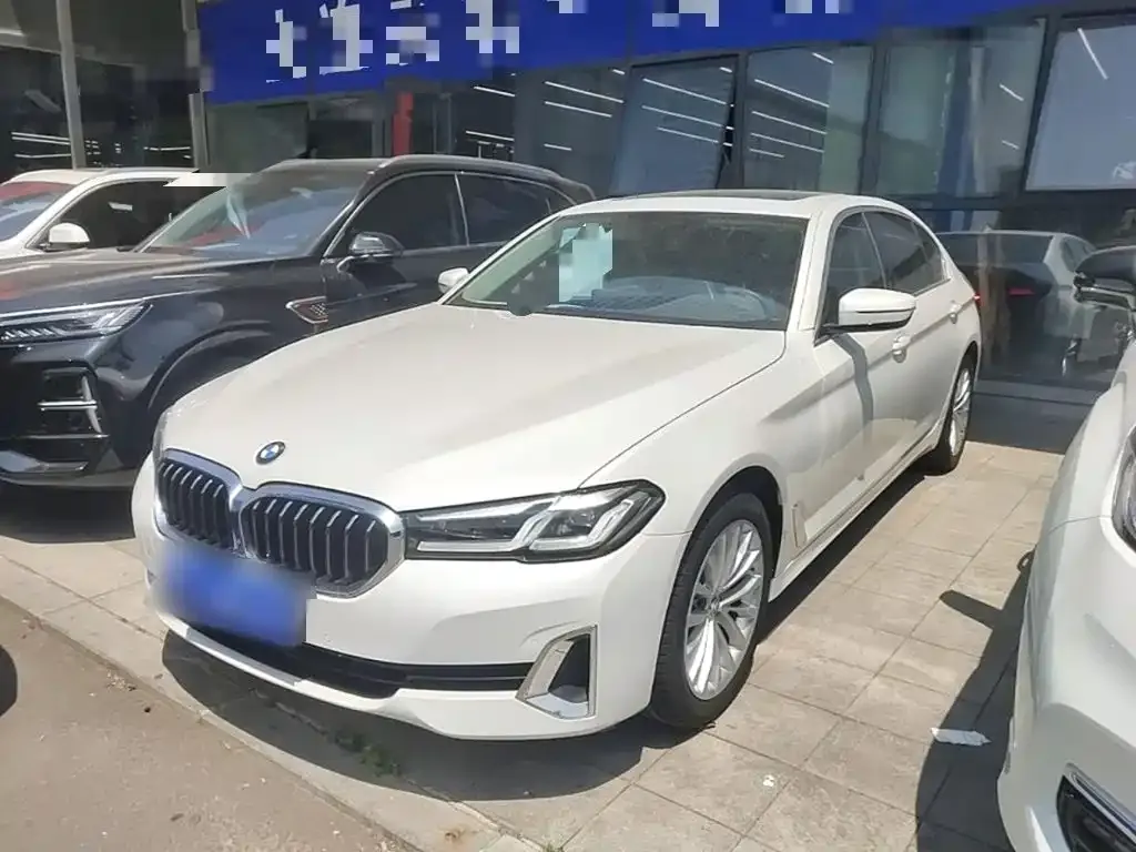BMW 5 Series — фото 1