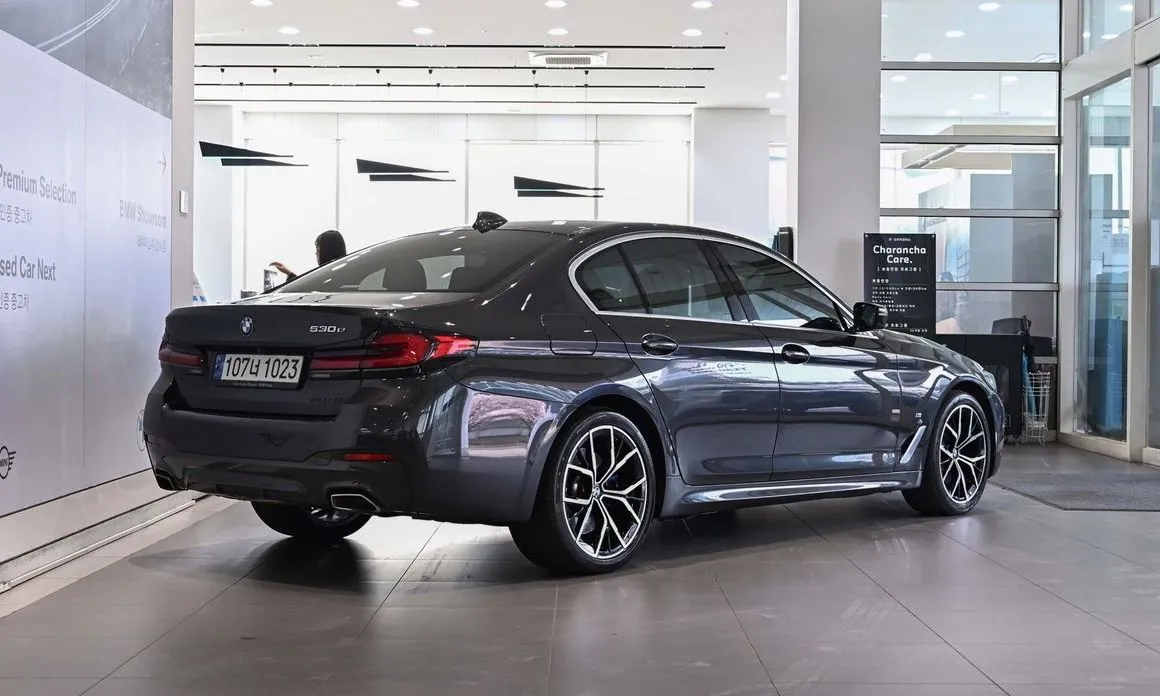 BMW 5-Series — фото 10