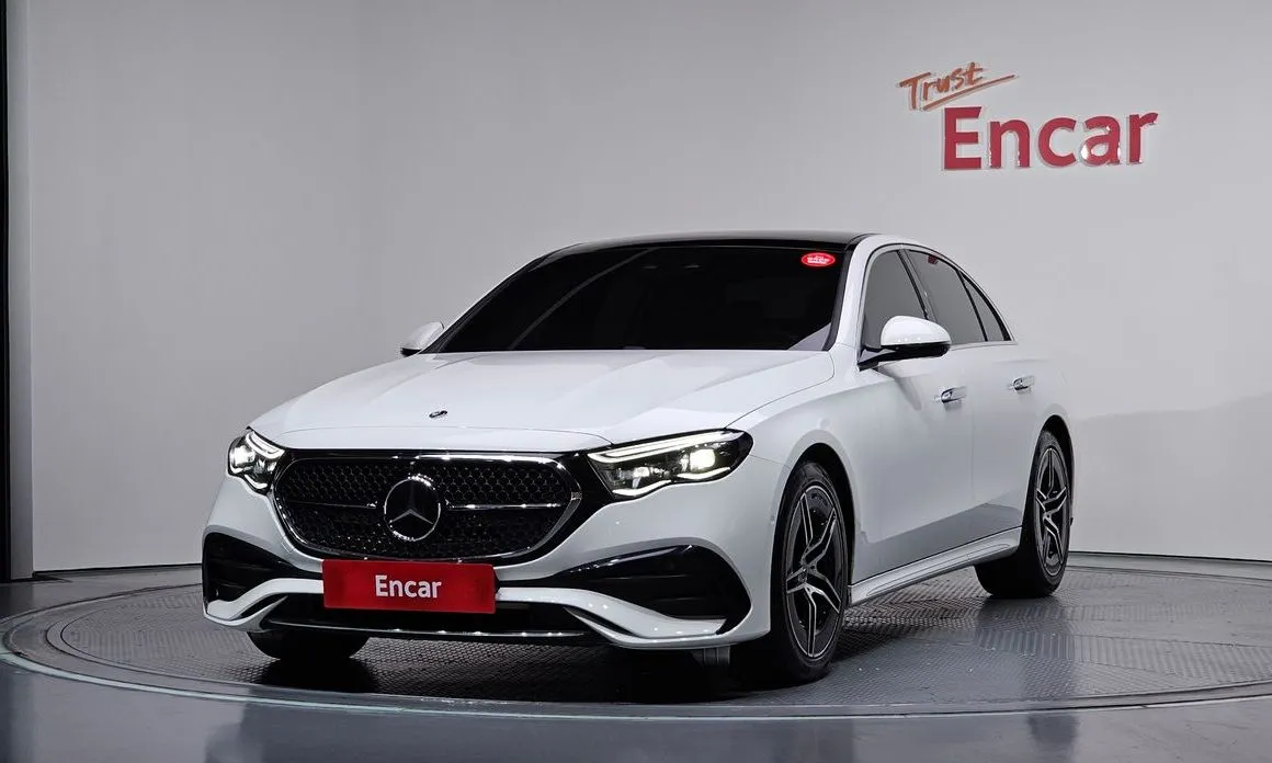 Mercedes-Benz E-Class — фото 1