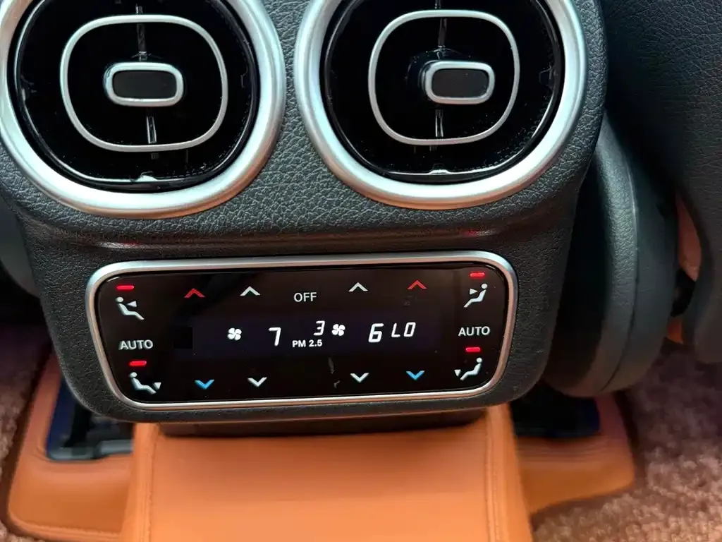 Mercedes-Benz GLC — фото 10