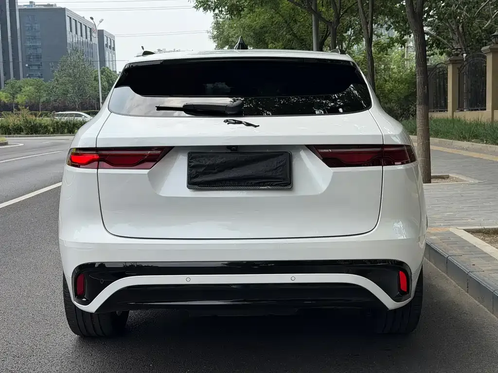 Jaguar F-PACE — фото 2