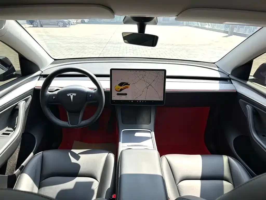 Tesla Model Y — фото 7