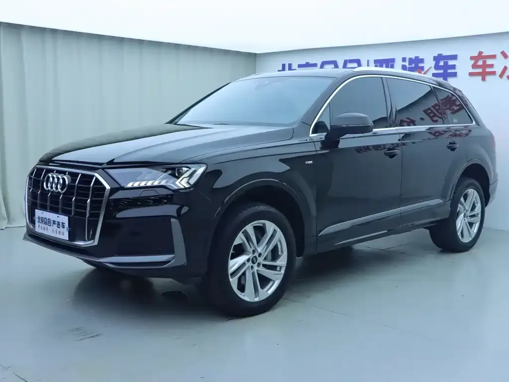 Audi Q7 — фото 1
