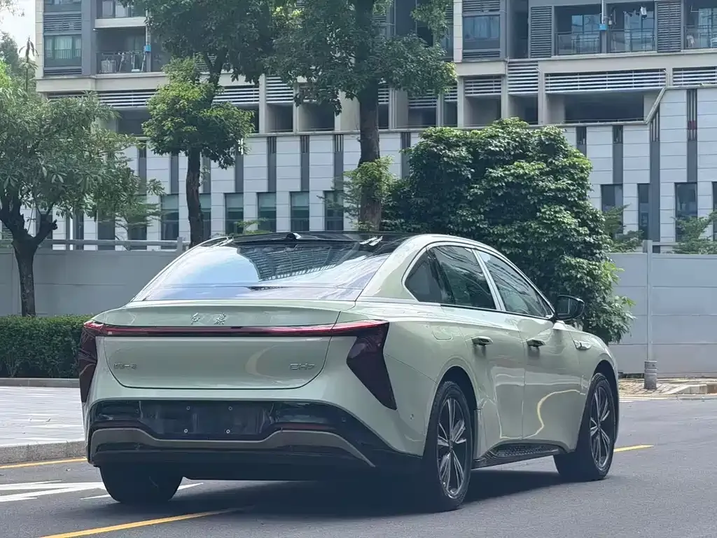 Hongqi EH7 — фото 4