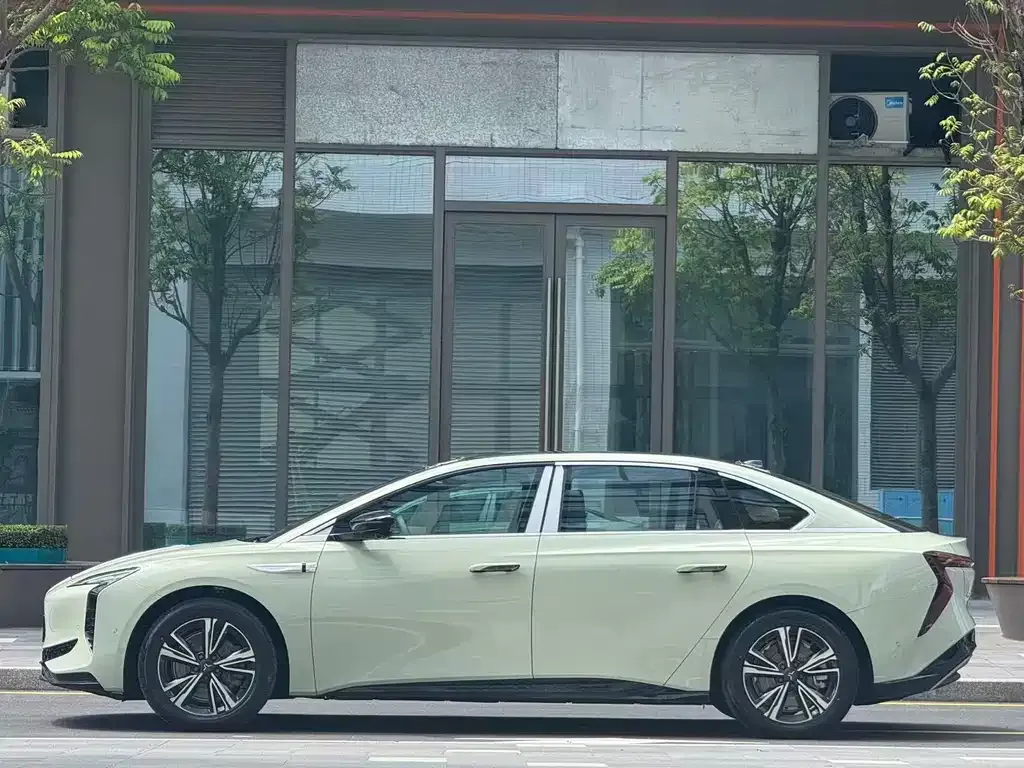 Hongqi EH7 — фото 3