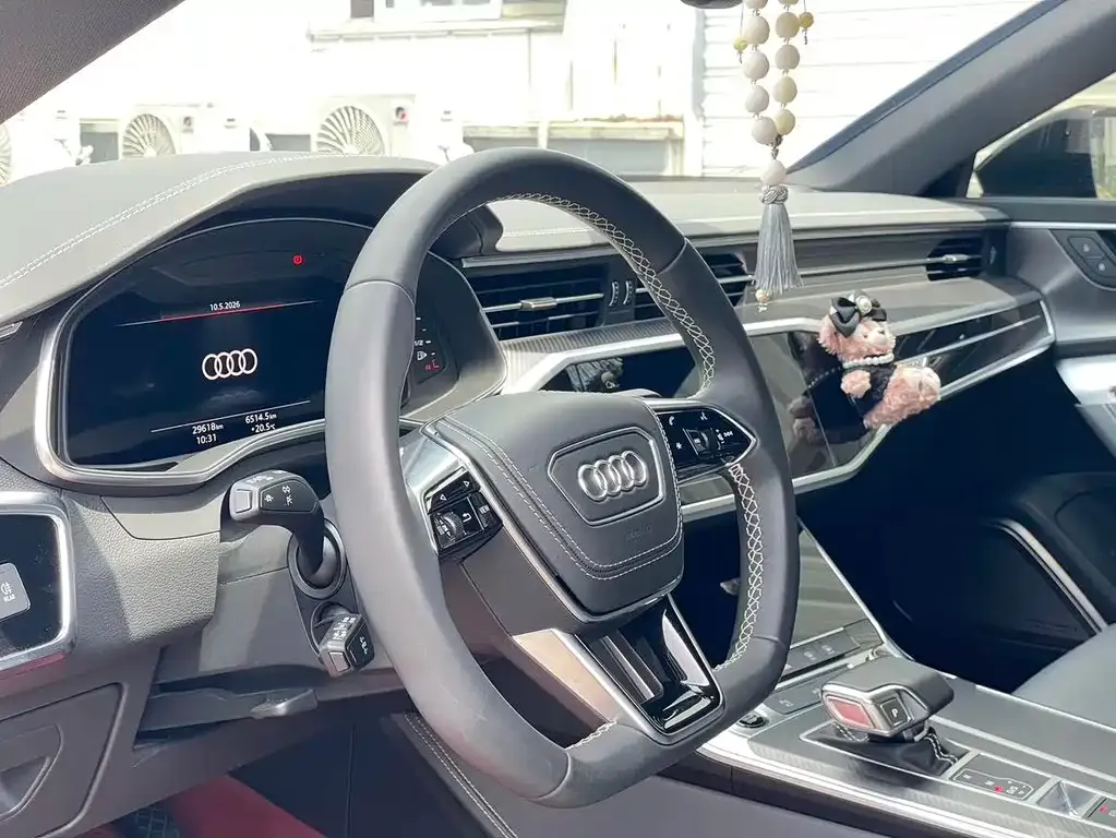 Audi A7L — фото 9