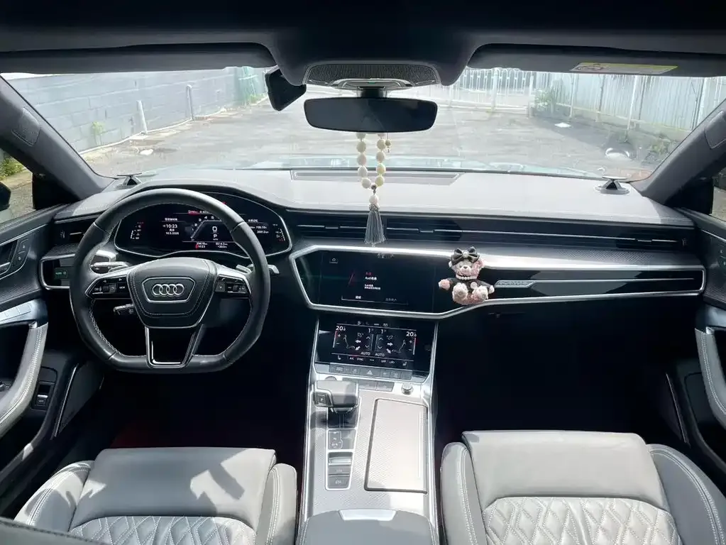 Audi A7L — фото 6