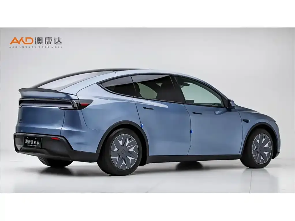 Tesla Model Y L — фото 4