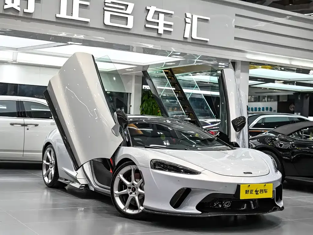 McLaren GT — фото 1