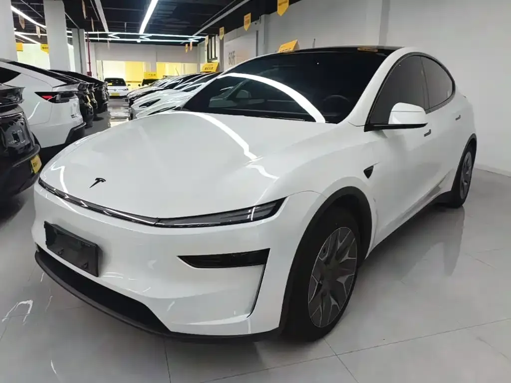 Tesla Model Y L — фото 2