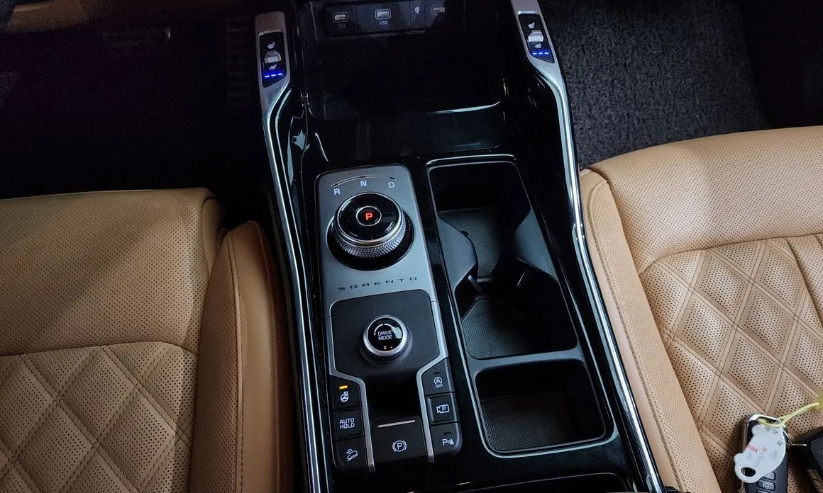 Kia Sorento — фото 10