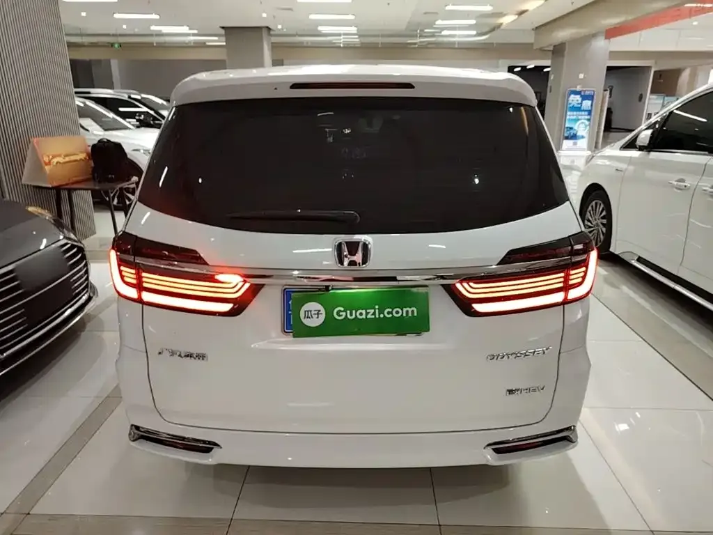Honda Odyssey — фото 10