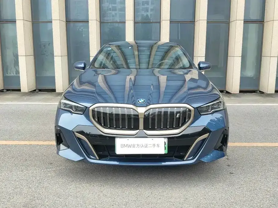 BMW i5 — фото 5