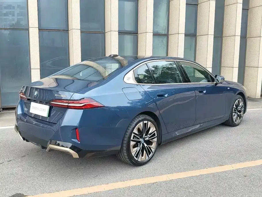 BMW i5 — фото 6