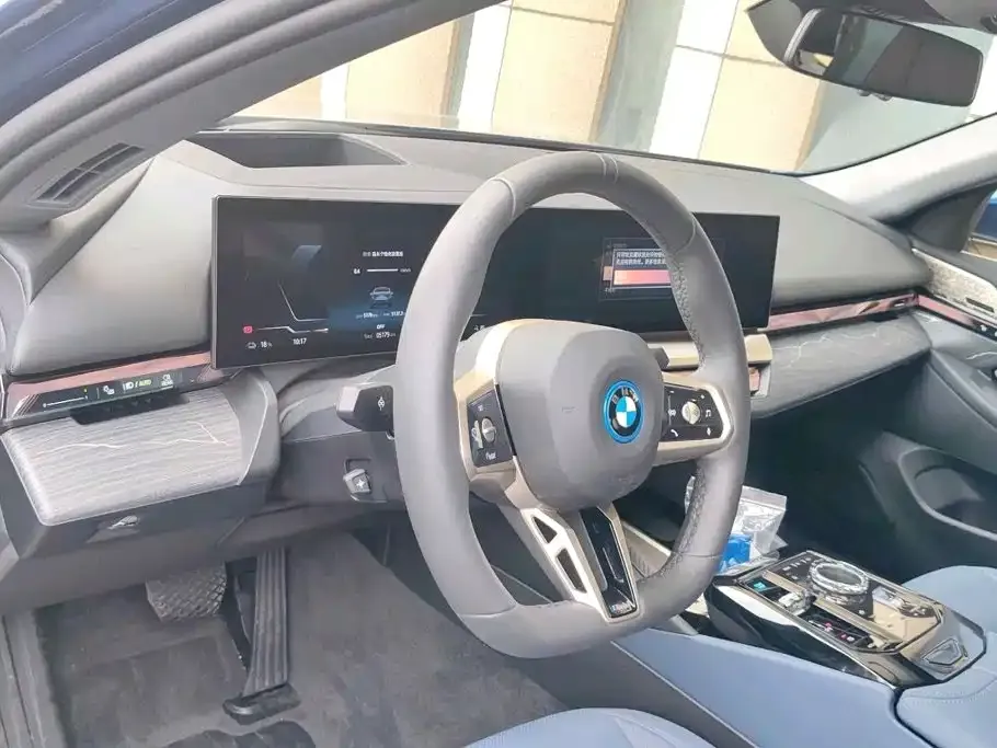 BMW i5 — фото 7