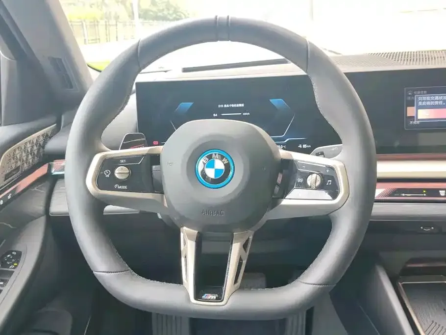 BMW i5 — фото 9
