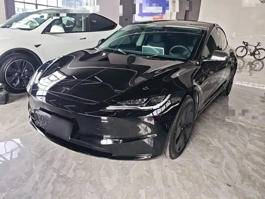 Tesla Model 3 — фото 10