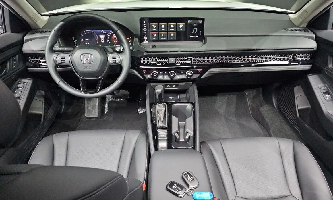 Honda Accord — фото 8