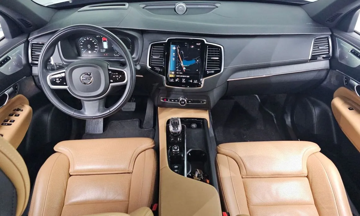 Volvo XC90 — фото 10