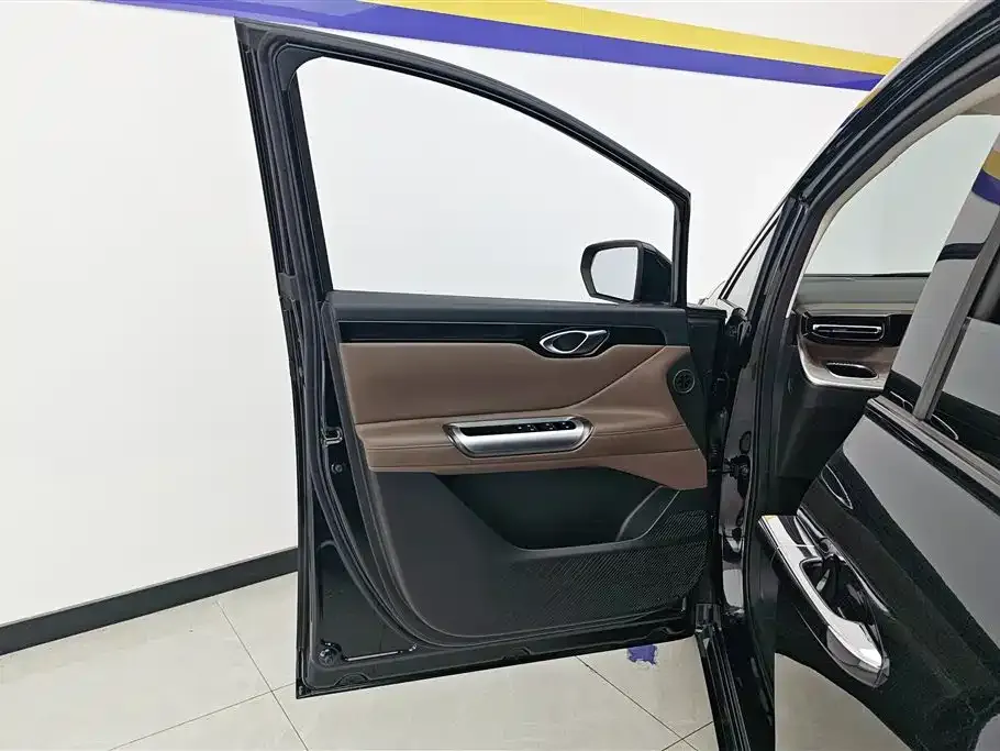 GAC Motor Trumpchi E8 — фото 8