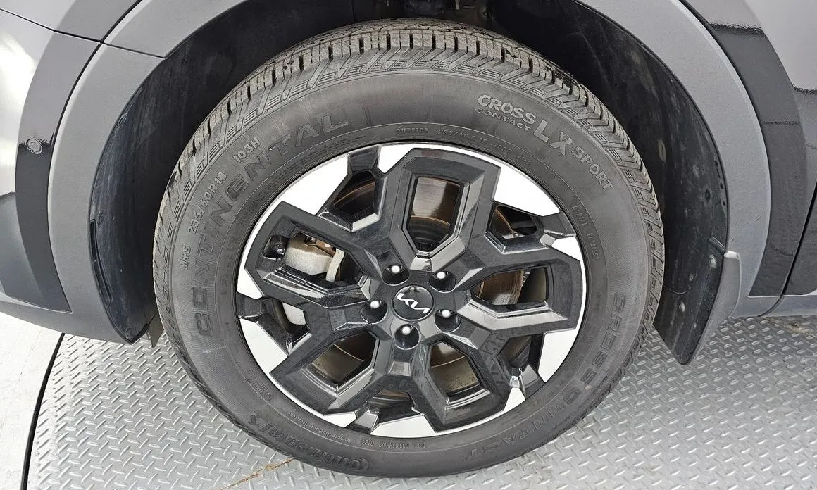 Kia Sorento — фото 9