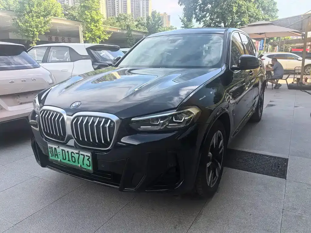 BMW iX3 — фото 1