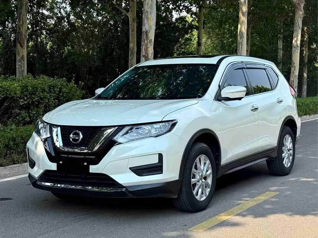 Nissan X-Trail — фото 1
