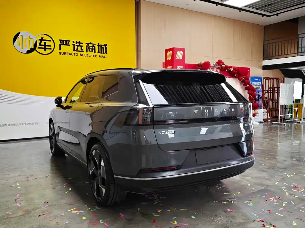 Volvo XC70 Plug-in Hybrid — фото 8