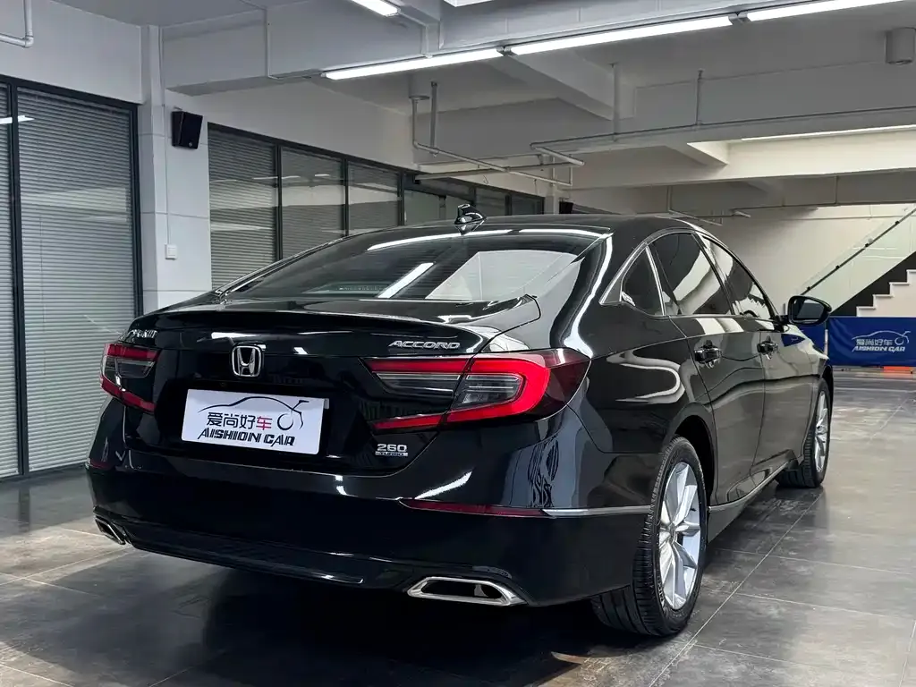 Honda Accord — фото 8