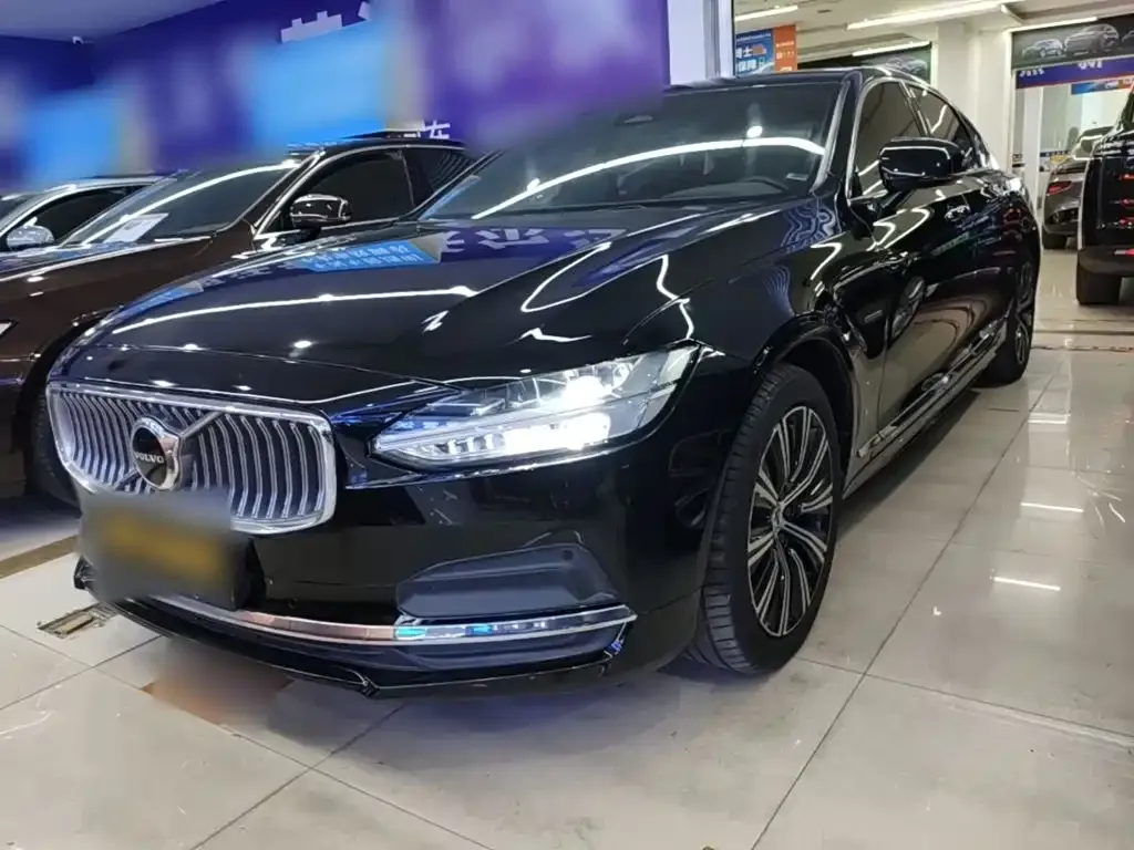 Volvo S90 — фото 1