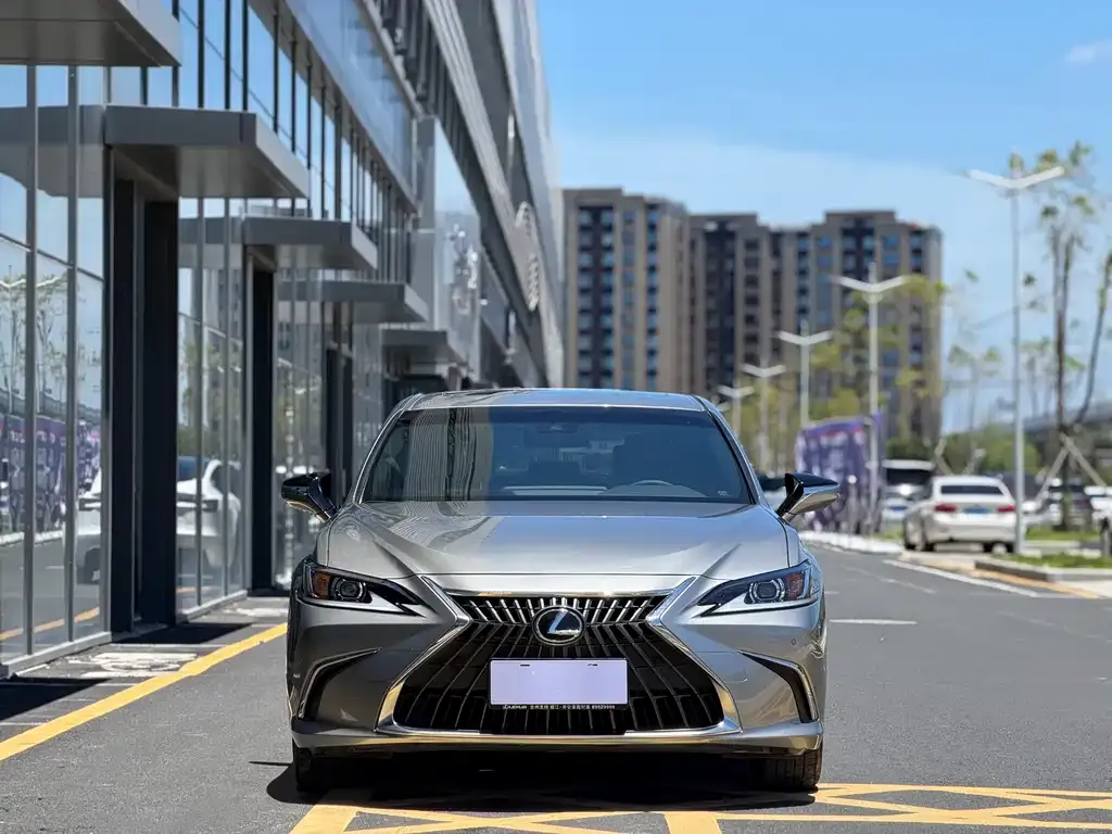 Lexus ES — фото 4