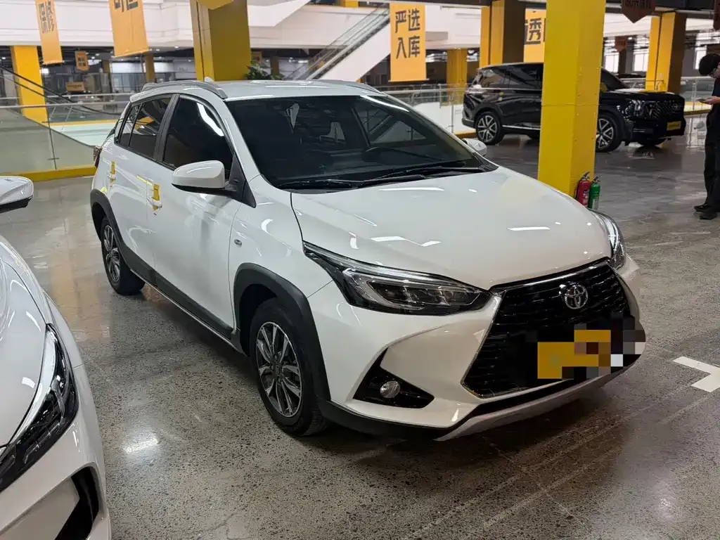 Toyota Yaris L — фото 8