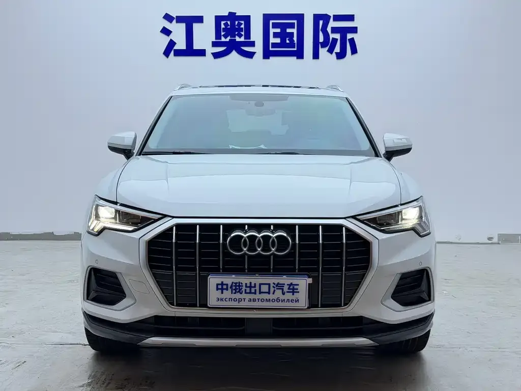 Audi Q3 — фото 10