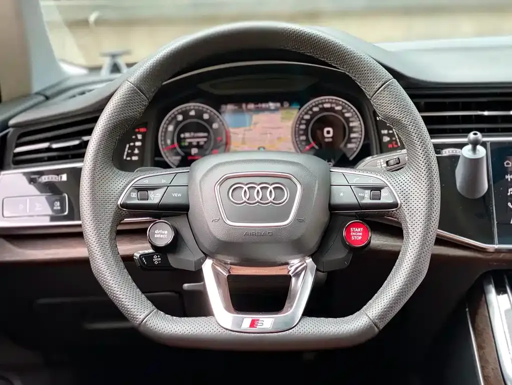 Audi Q7 — фото 2