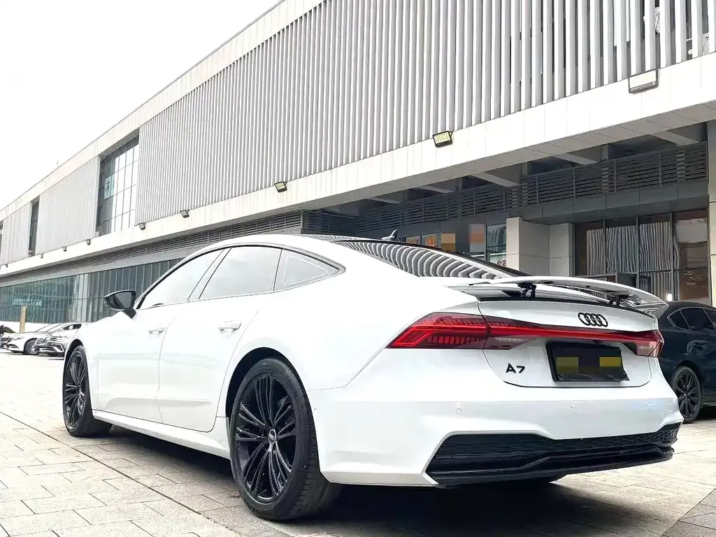 Audi A7 — фото 7