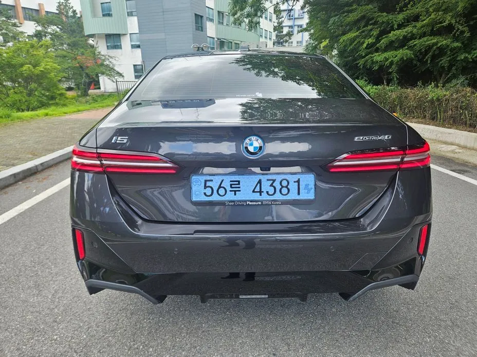 BMW i5 — фото 7