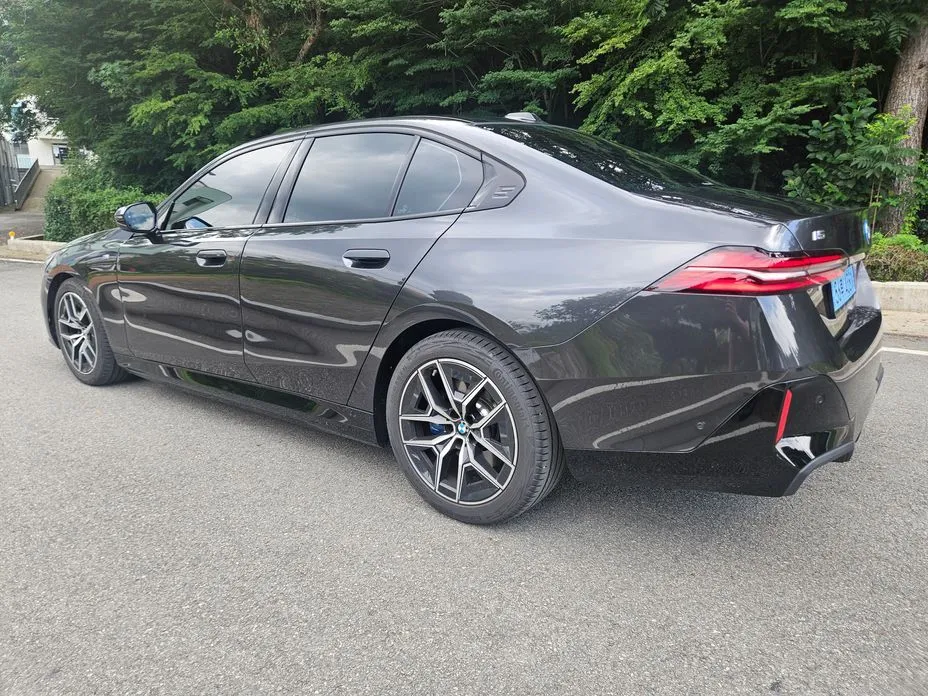 BMW i5 — фото 10