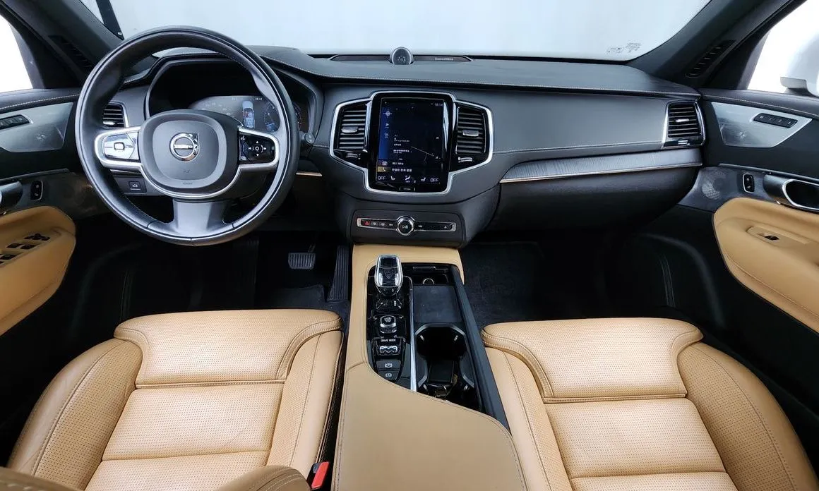 Volvo XC90 — фото 9