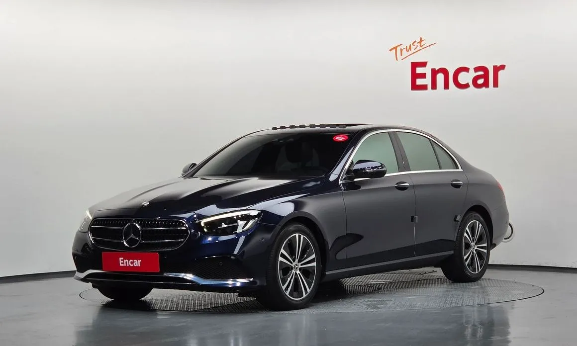 Mercedes-Benz E-Class — фото 1