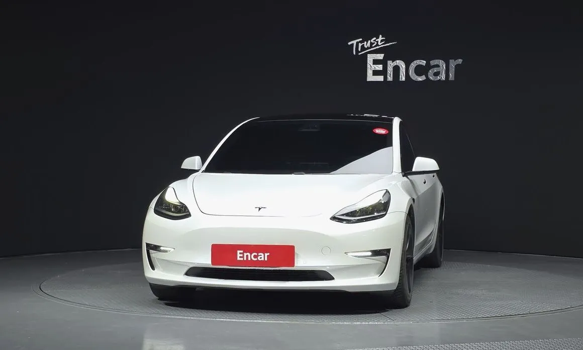 Tesla Model 3 — фото 3