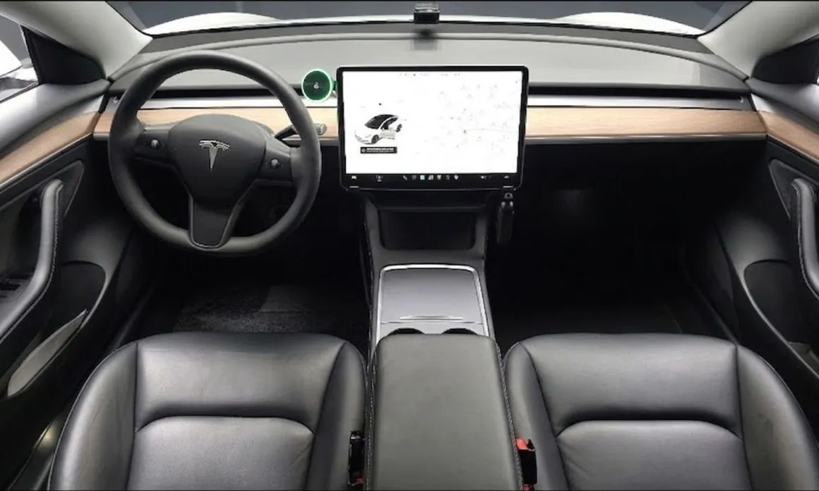Tesla Model 3 — фото 2