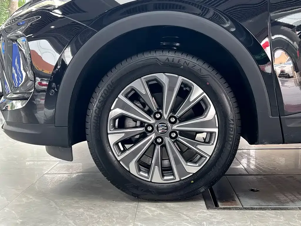 Buick Envision Plus — фото 9