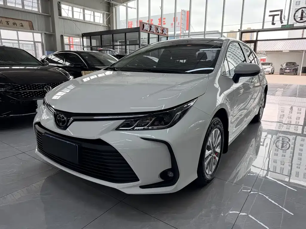 Toyota Corolla — фото 1