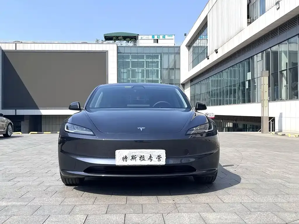 Tesla Model 3 — фото 5