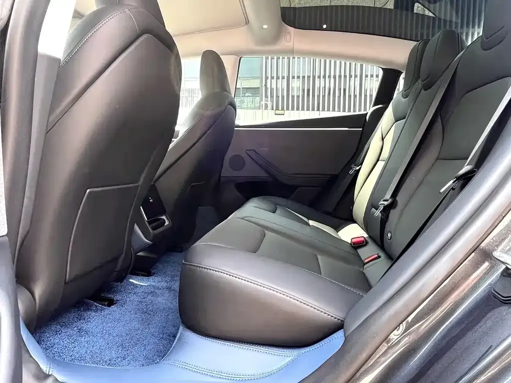 Tesla Model 3 — фото 2