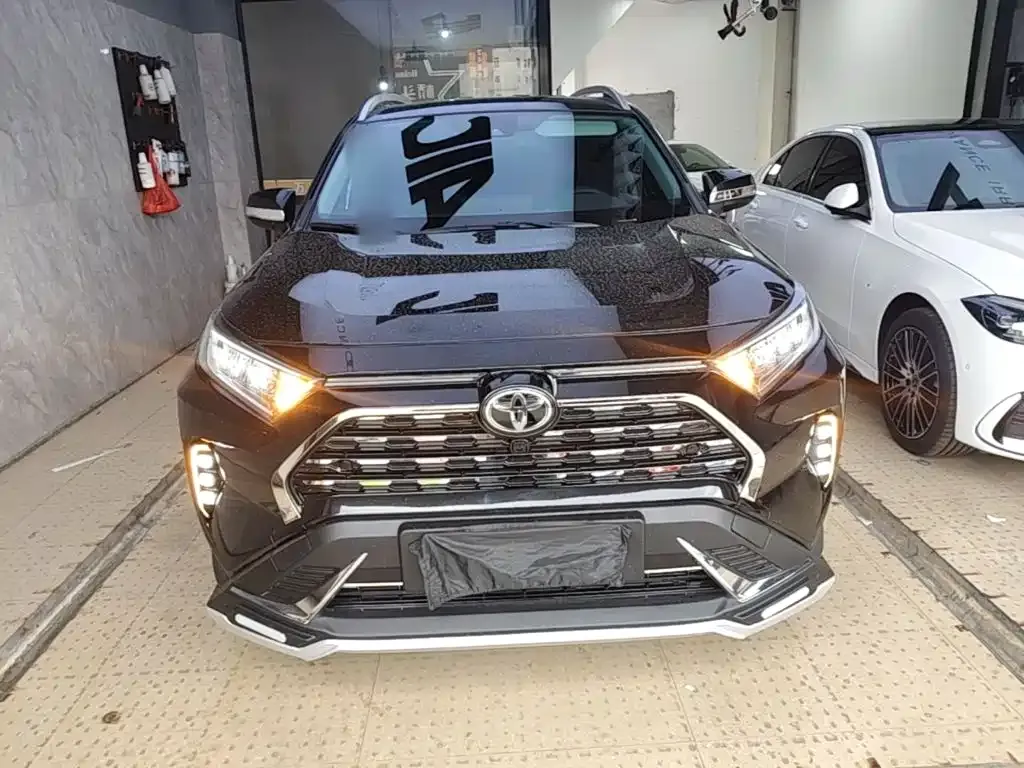 Toyota RAV4 — фото 3