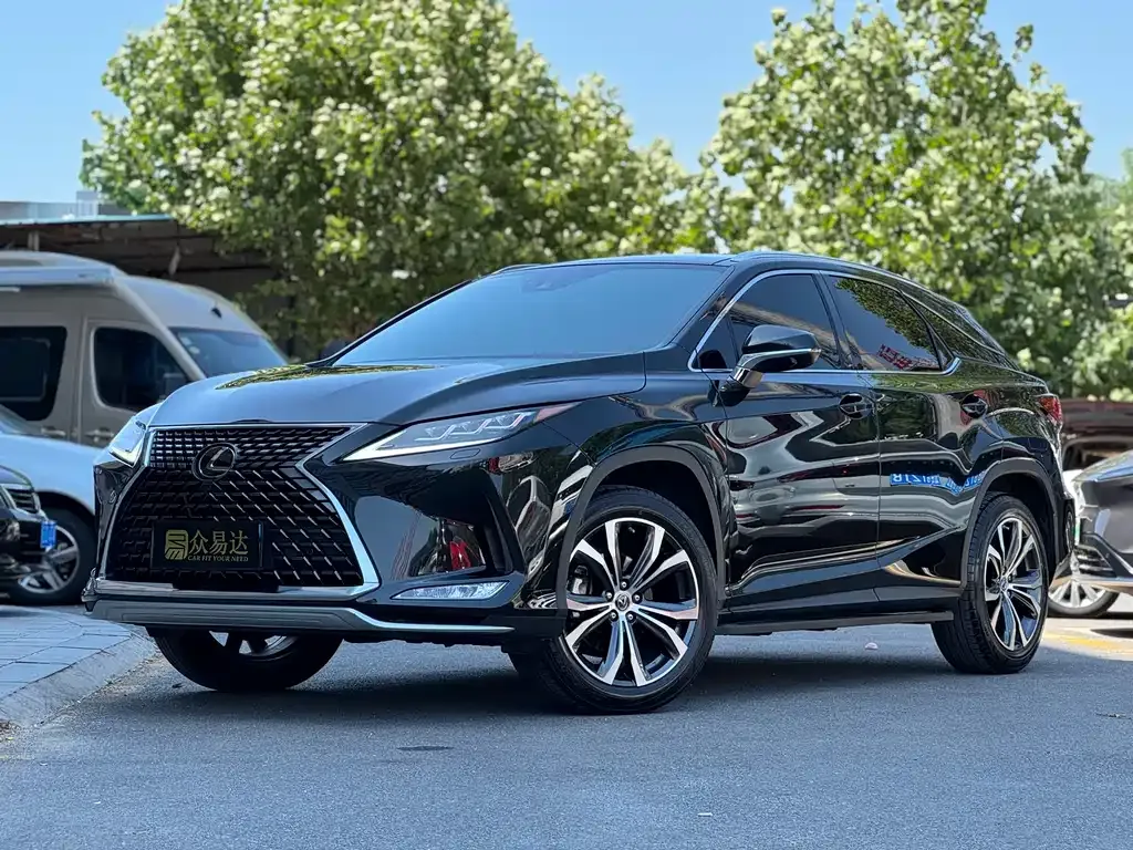 Lexus RX — фото 1