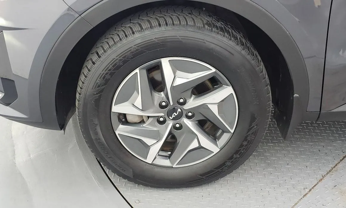 Kia Sorento — фото 10